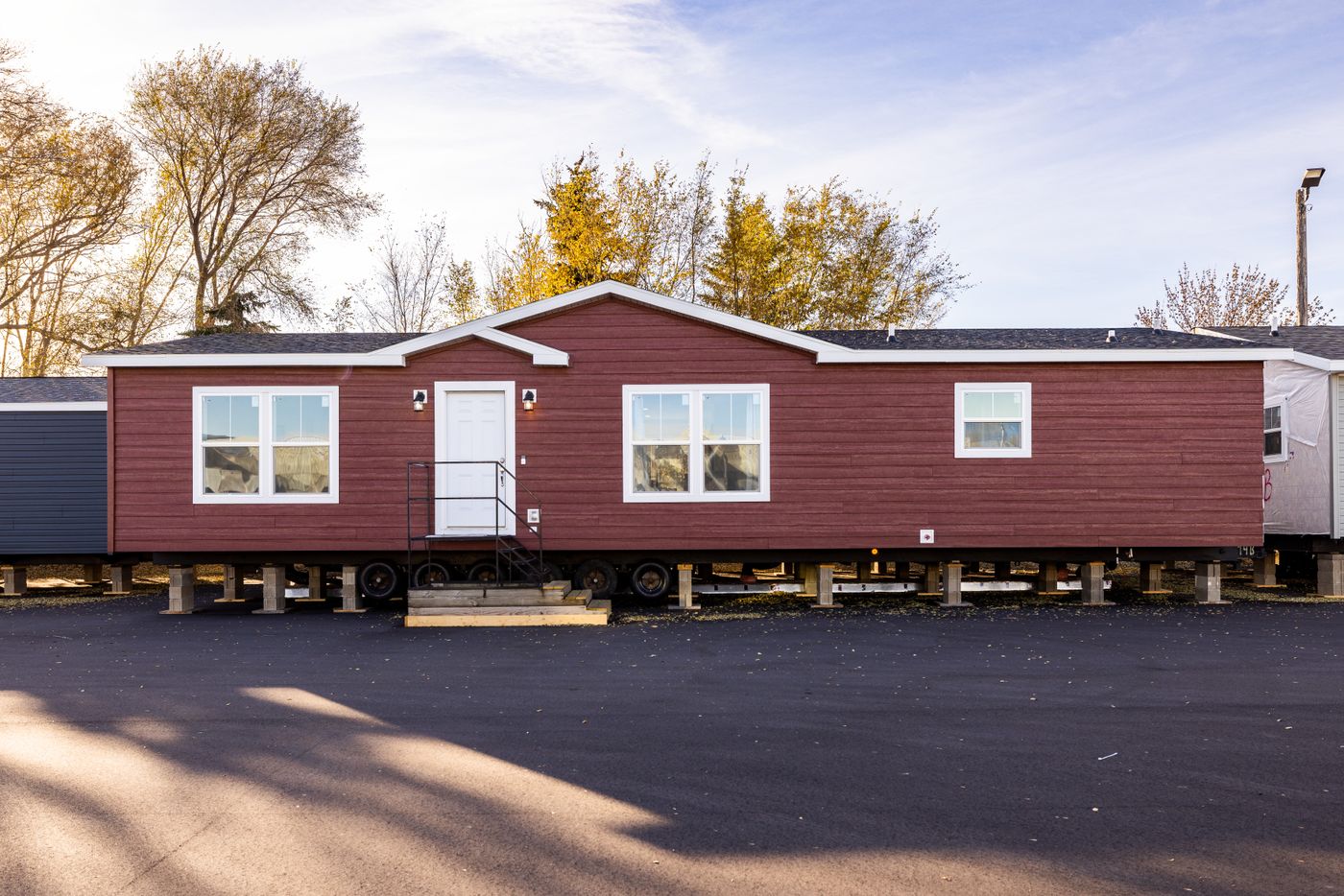 The THE WASHINGTON MOD Exterior. This Modular Home features 3 bedrooms and 2 baths.