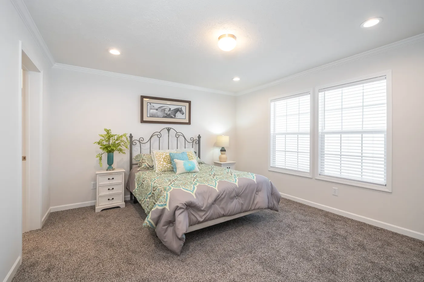 The PINEHURST 3104 Exterior. This Manufactured Mobile Home features 3 bedrooms and 2 baths.