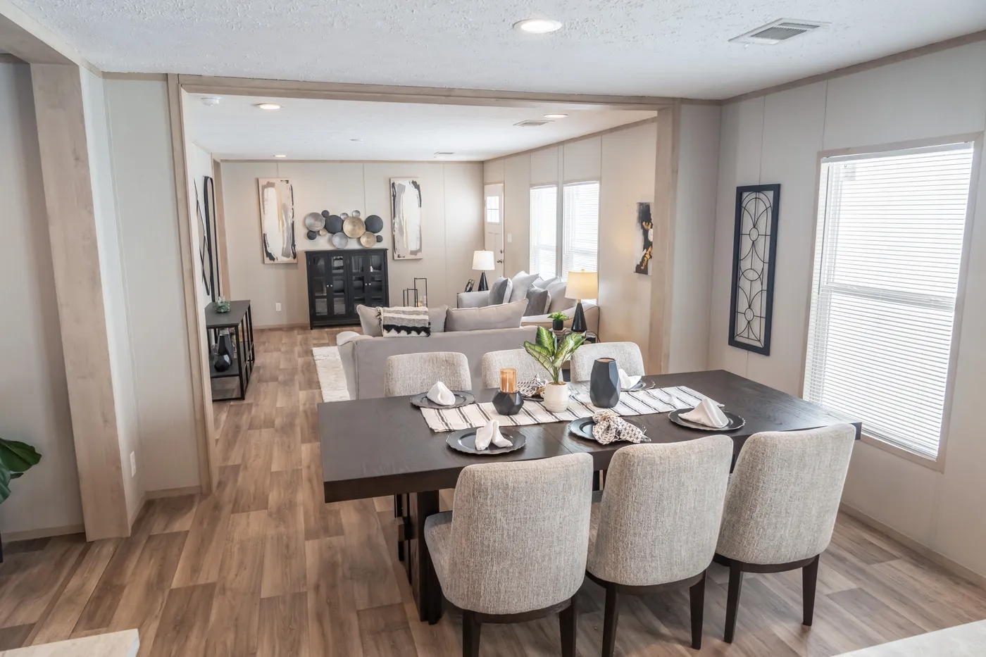 The RAINIER Exterior. This Manufactured Mobile Home features 4 bedrooms and 3 baths.