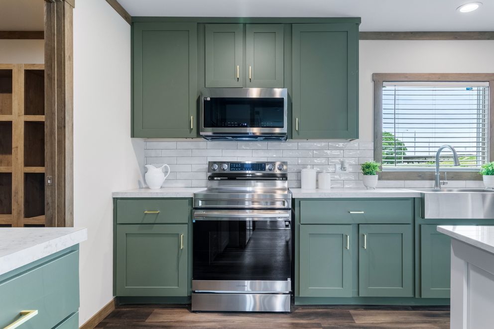 The EVERETT ELITE Exterior. This Manufactured Mobile Home features 4 bedrooms and 3 baths.