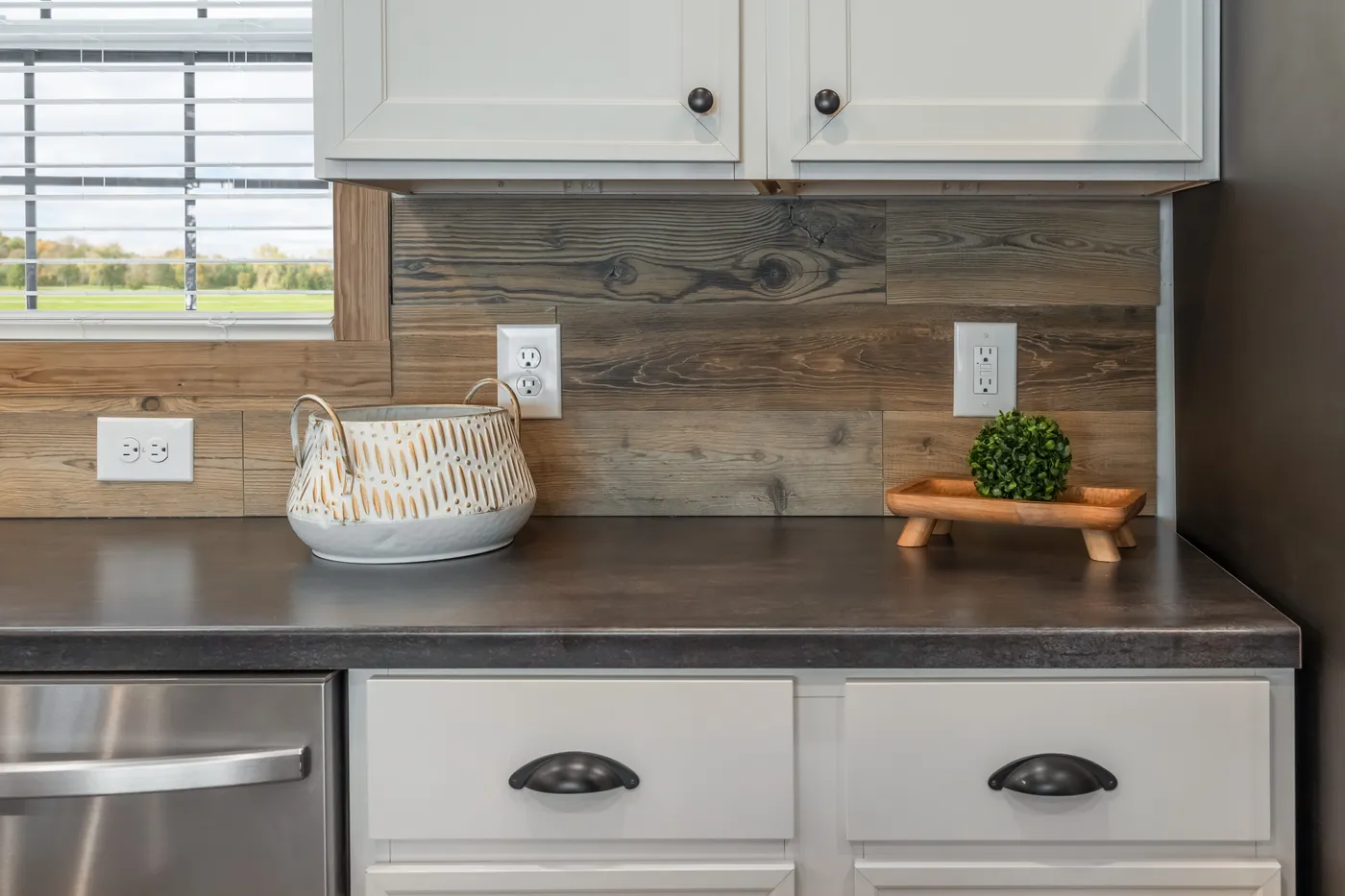 The THE REED Exterior. This Manufactured Mobile Home features 3 bedrooms and 2 baths.