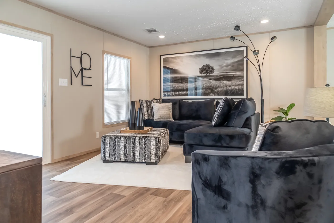 The RAINIER Exterior. This Manufactured Mobile Home features 4 bedrooms and 3 baths.