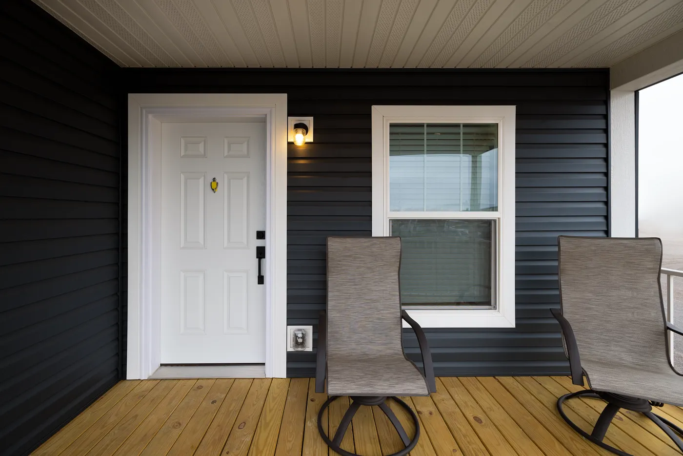 The RAMSEY 75 Exterior. This Manufactured Mobile Home features 4 bedrooms and 2 baths.