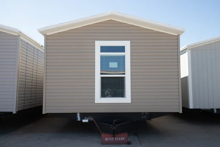 The SELECT 16723B Exterior. This Manufactured Mobile Home features 3 bedrooms and 2 baths.