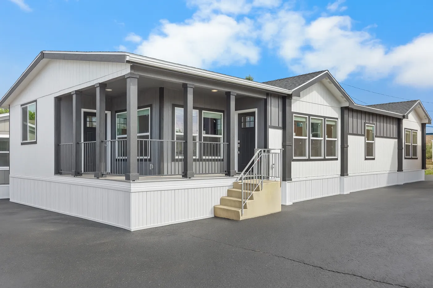 The LULABELLE 4 Exterior. This Manufactured Mobile Home features 4 bedrooms and 2.5 baths.