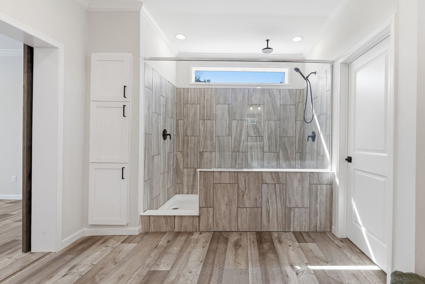 The SUPER 68 ELITE Exterior. This Manufactured Mobile Home features 3 bedrooms and 2 baths.