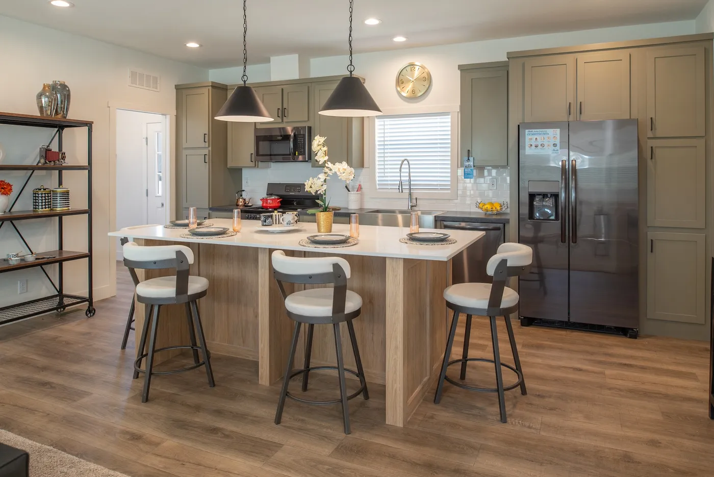 The HRM-2844-2A             KANSAS Exterior. This Manufactured Mobile Home features 2 bedrooms and 2 baths.