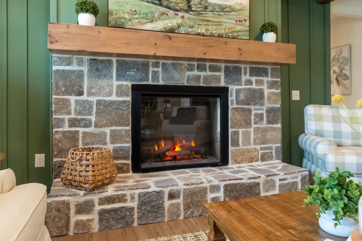 The THE ROCKING CHAIR Exterior. This Manufactured Mobile Home features 3 bedrooms and 2 baths.