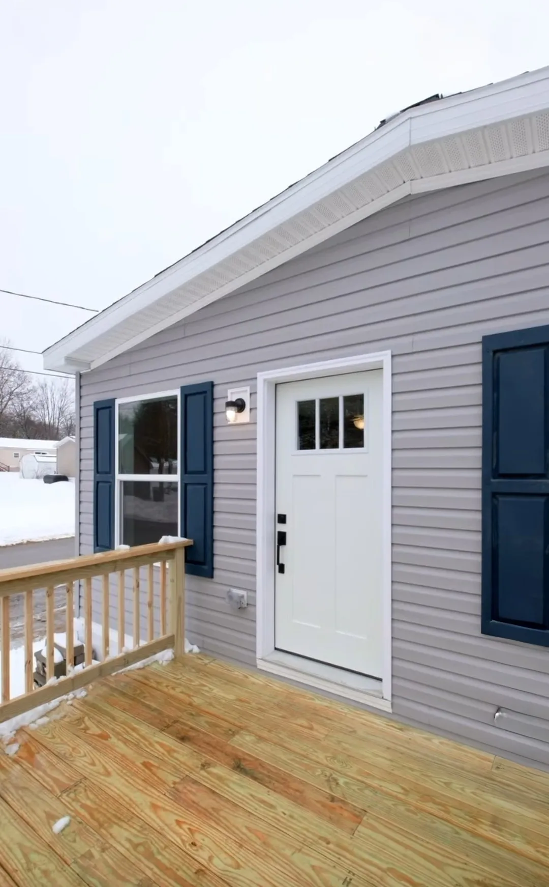 The TURQUOISE Exterior. This Manufactured Mobile Home features 2 bedrooms and 2 baths.