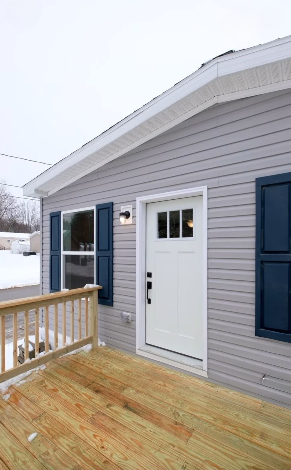 The TURQUOISE Exterior. This Manufactured Mobile Home features 2 bedrooms and 2 baths.