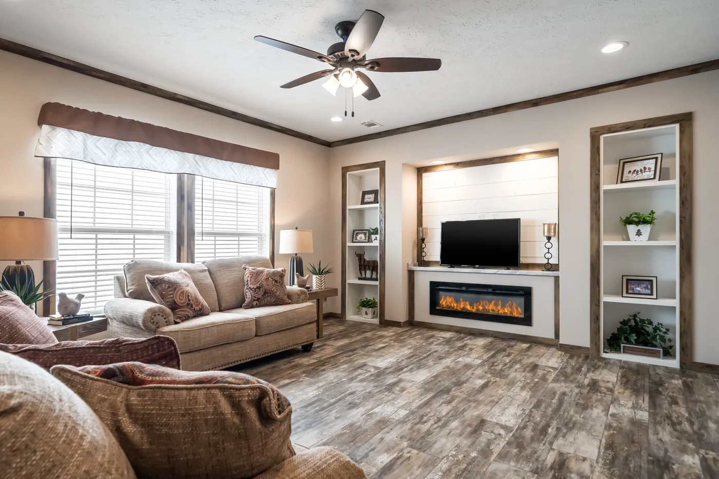 The THE TYRA Exterior. This Manufactured Mobile Home features 4 bedrooms and 2 baths.