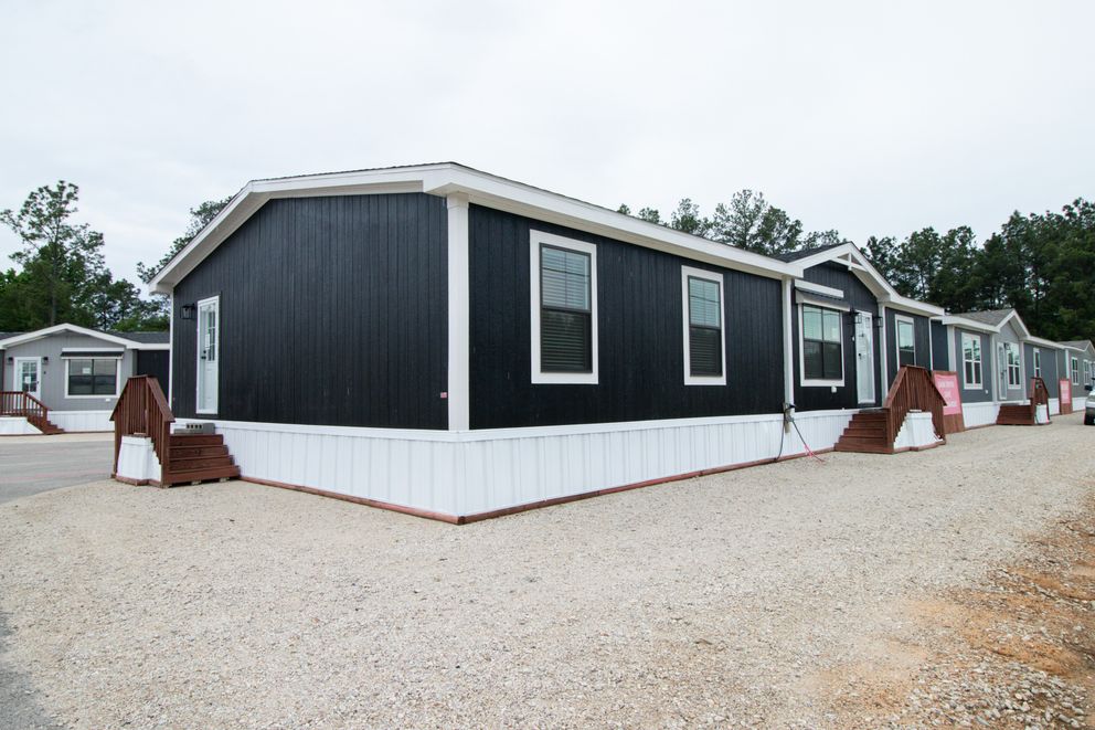The EMILIE ELITE Exterior. This Manufactured Mobile Home features 3 bedrooms and 2 baths.