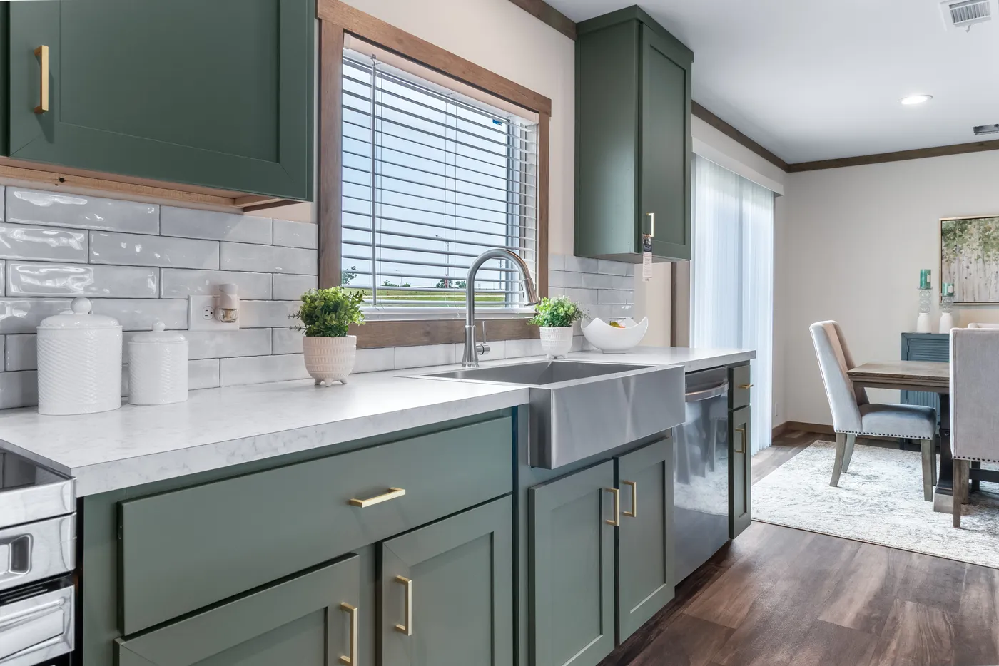 The EVERETT ELITE Exterior. This Manufactured Mobile Home features 4 bedrooms and 3 baths.