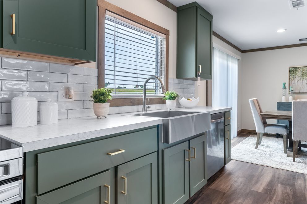 The EVERETT ELITE Exterior. This Manufactured Mobile Home features 4 bedrooms and 3 baths.