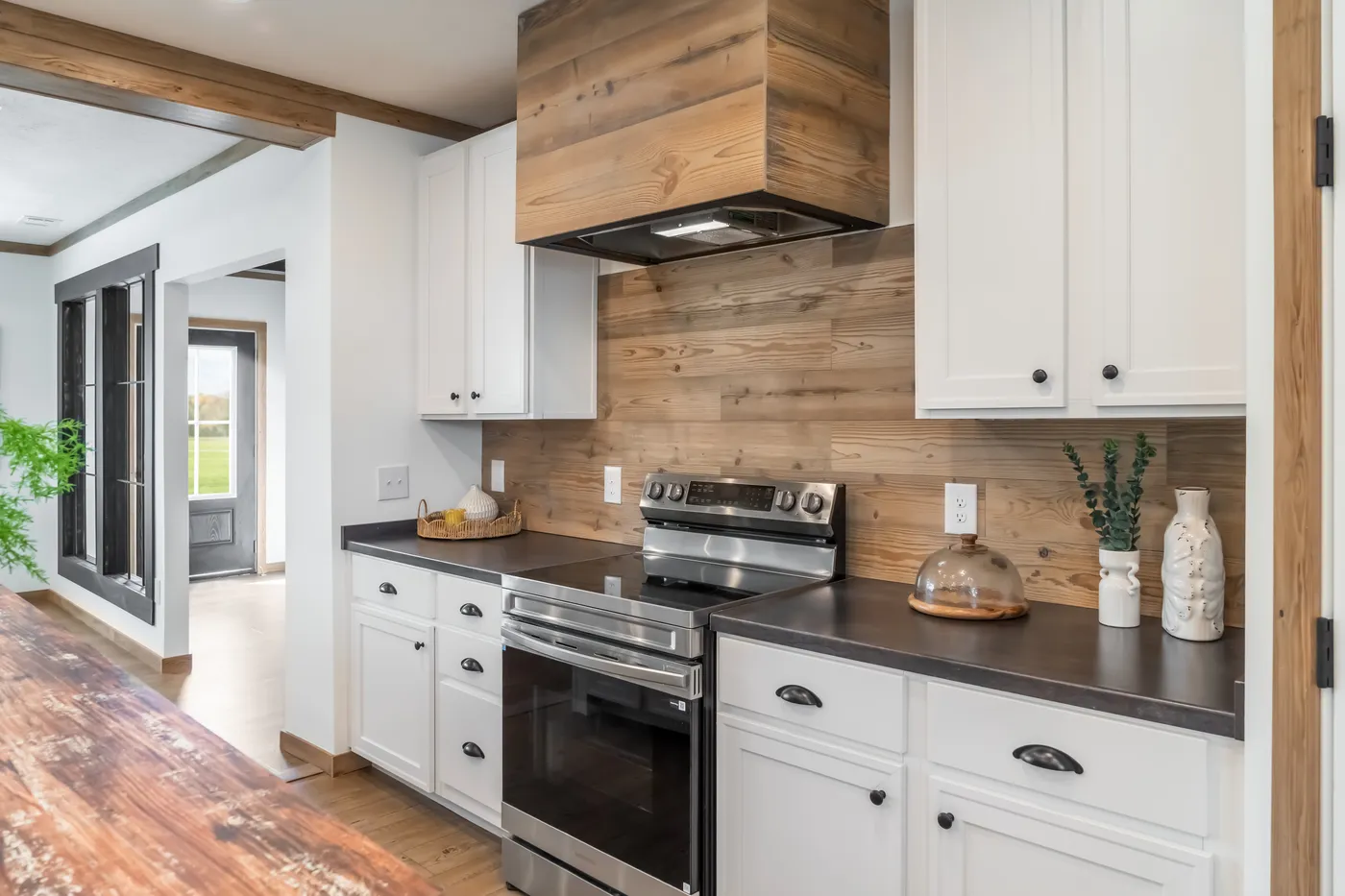 The THE REED Exterior. This Manufactured Mobile Home features 3 bedrooms and 2 baths.