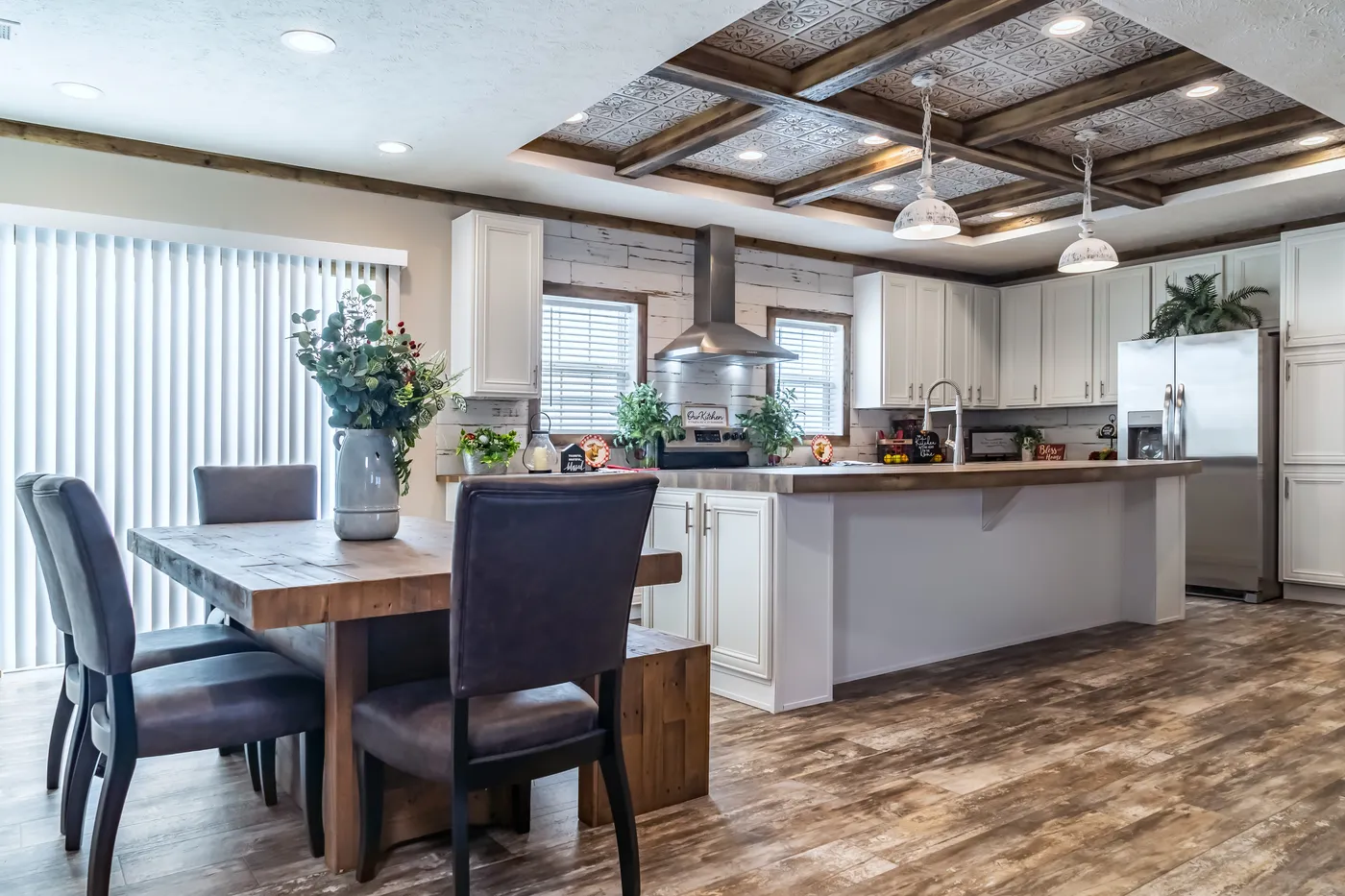 The THE TYRA Exterior. This Manufactured Mobile Home features 4 bedrooms and 2 baths.