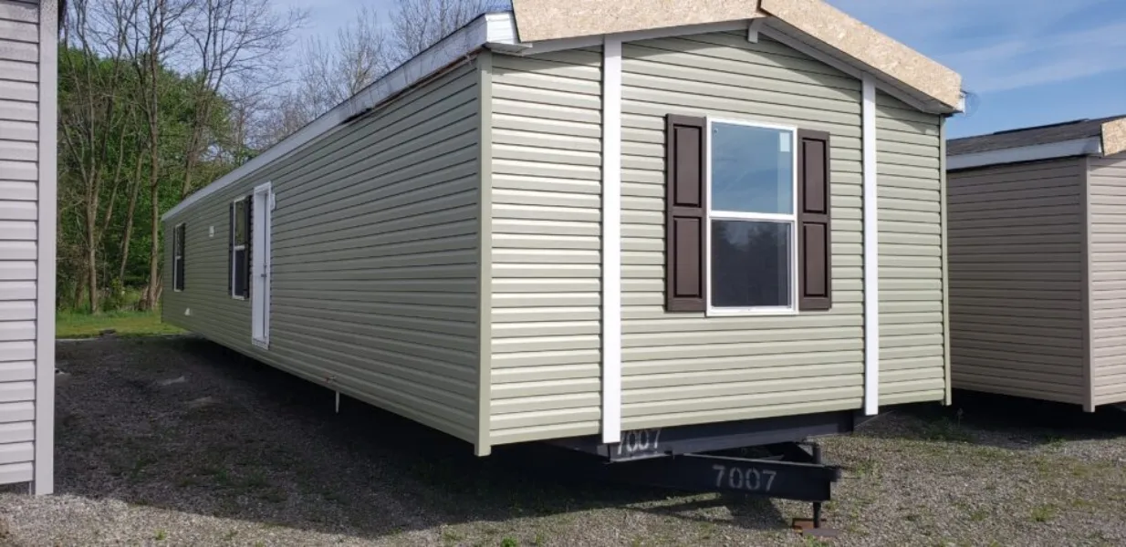 The AMBER Exterior. This Manufactured Mobile Home features 3 bedrooms and 2 baths.