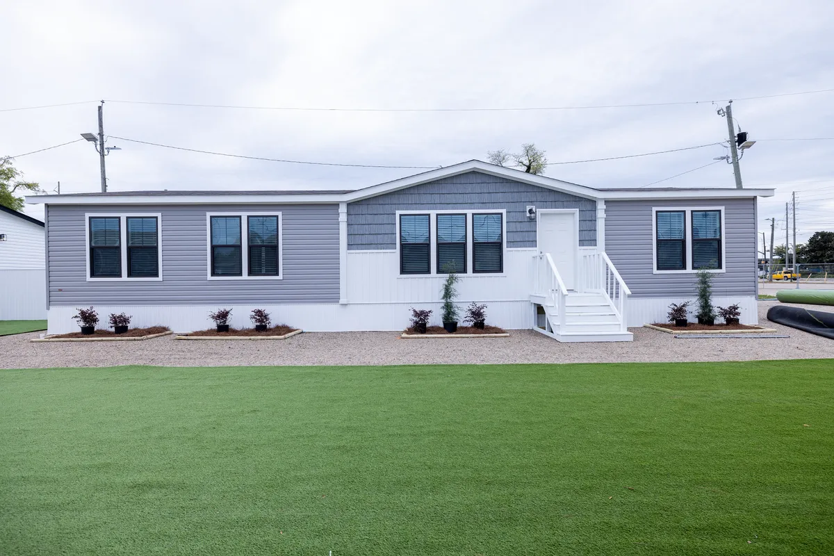 The THE JEFFERSON Exterior. This Manufactured Mobile Home features 3 bedrooms and 2 baths.