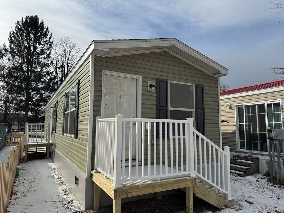 The ONYX Exterior. This Manufactured Mobile Home features 1 bedroom and 1 bath.