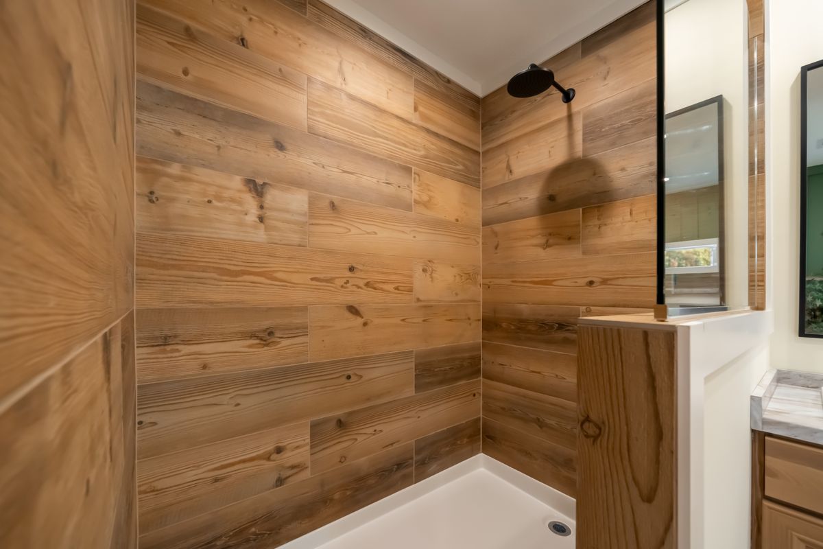 The THE ROCKING CHAIR Exterior. This Manufactured Mobile Home features 3 bedrooms and 2 baths.