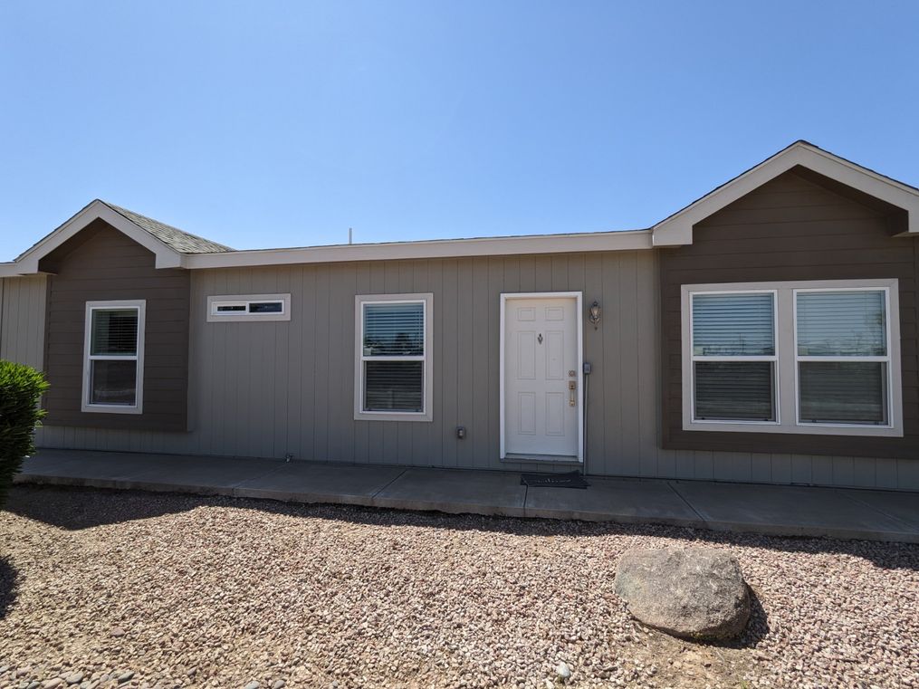 The CATALINA Exterior. This Manufactured Mobile Home features 3 bedrooms and 2 baths.