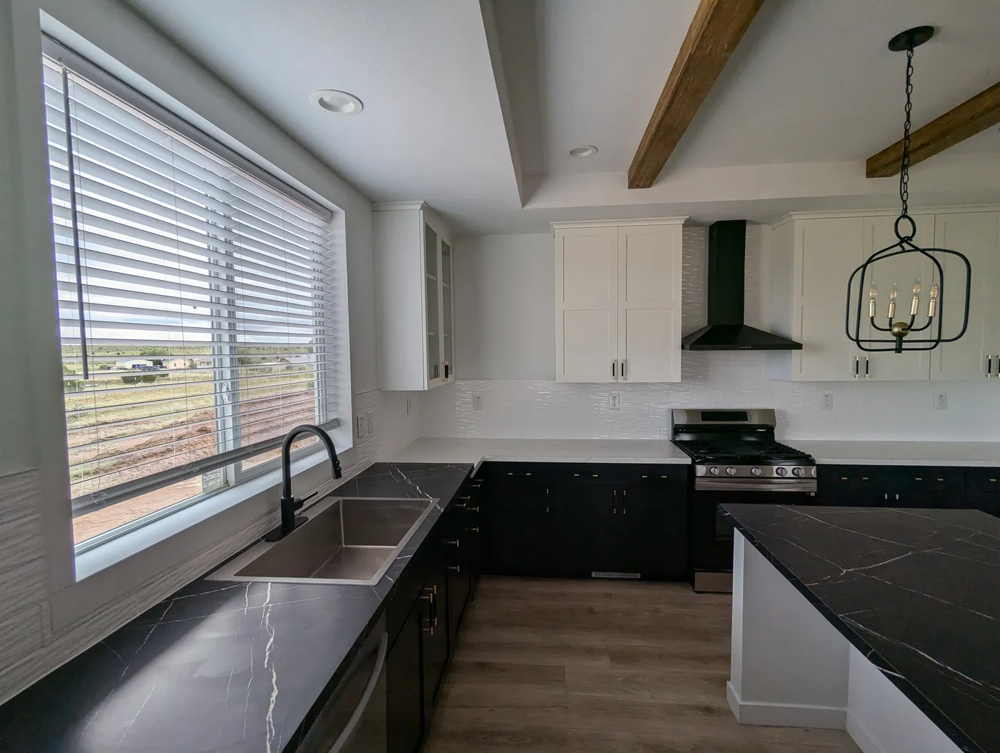 The LULABELLE 4 Exterior. This Manufactured Mobile Home features 4 bedrooms and 2.5 baths.