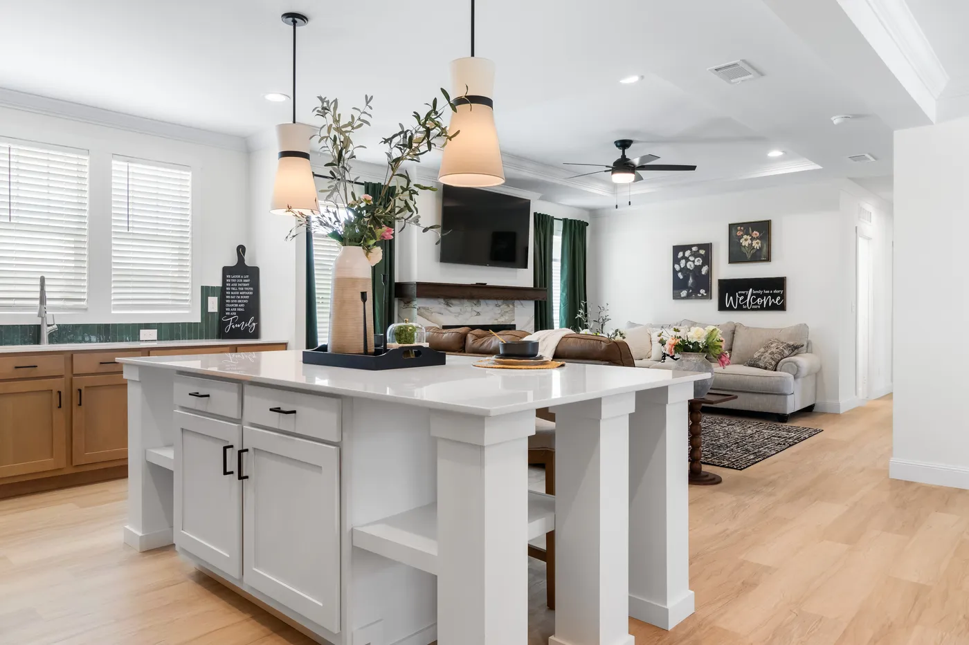 The THE FLORENCE Exterior. This Manufactured Mobile Home features 3 bedrooms and 2.5 baths.