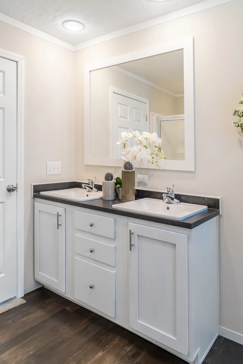 The SANTA FE 684A Exterior. This Manufactured Mobile Home features 4 bedrooms and 2 baths.