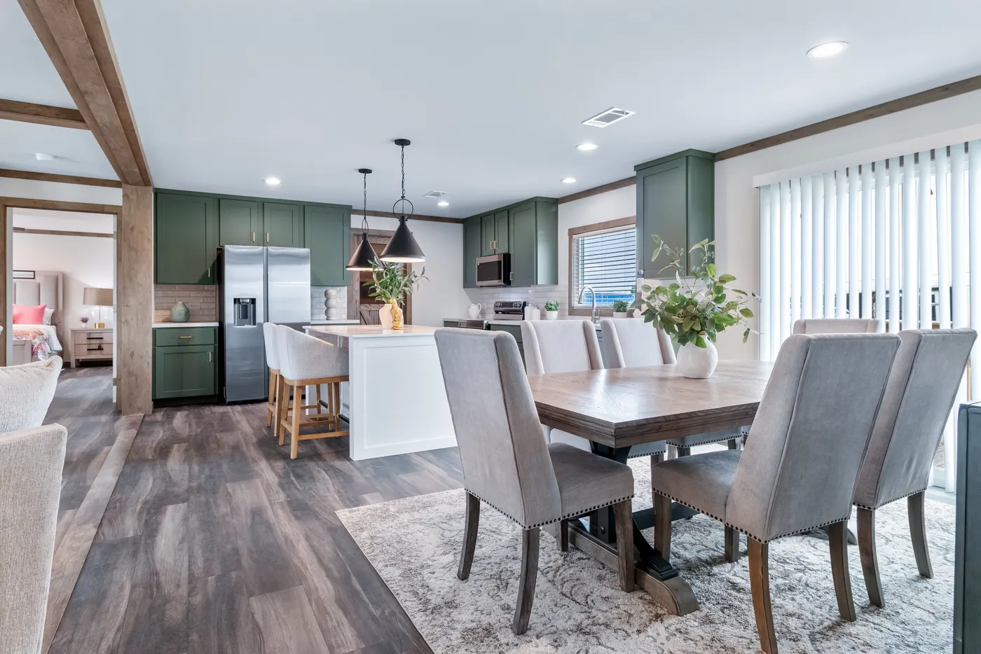 The EVERETT ELITE Exterior. This Manufactured Mobile Home features 4 bedrooms and 3 baths.