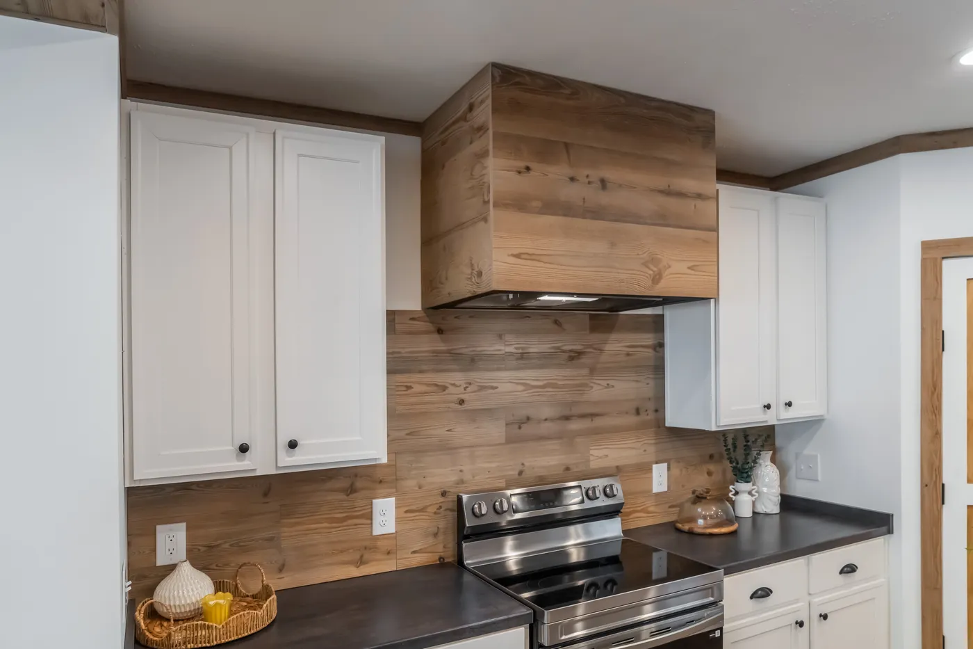 The THE REED Exterior. This Manufactured Mobile Home features 3 bedrooms and 2 baths.