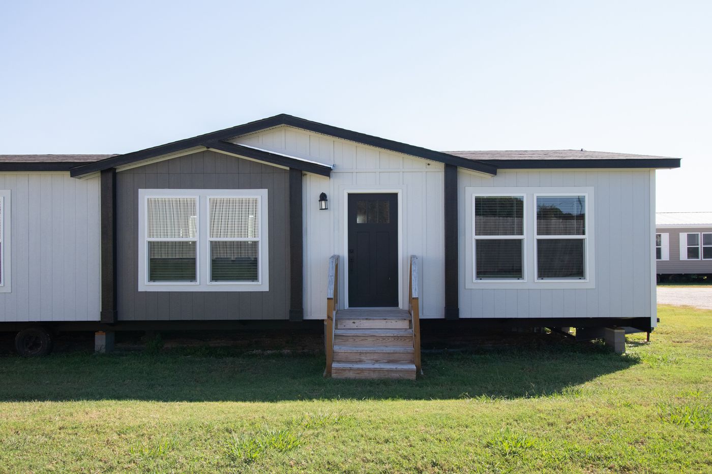 The ANATOLIA XL Exterior. This Manufactured Mobile Home features 3 bedrooms and 2 baths.