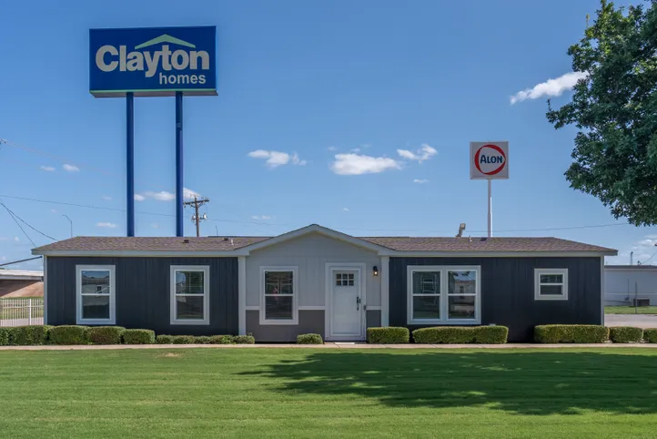 The BREEZE FARMHOUSE Exterior. This Manufactured Mobile Home features 3 bedrooms and 2 baths.