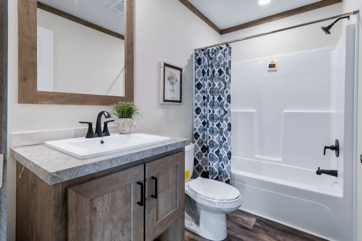 The ISABELLA Exterior. This Manufactured Mobile Home features 3 bedrooms and 2 baths.