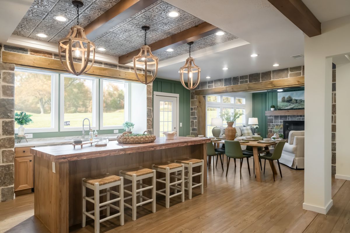 The THE ROCKING CHAIR Exterior. This Manufactured Mobile Home features 3 bedrooms and 2 baths.