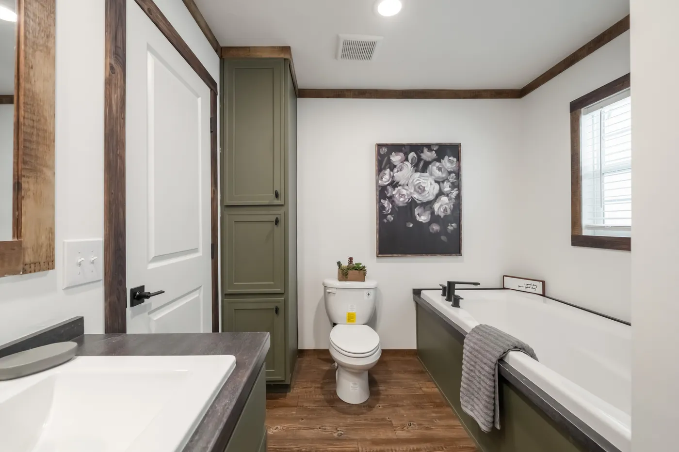 The THE HALSEY Exterior. This Manufactured Mobile Home features 3 bedrooms and 2 baths.
