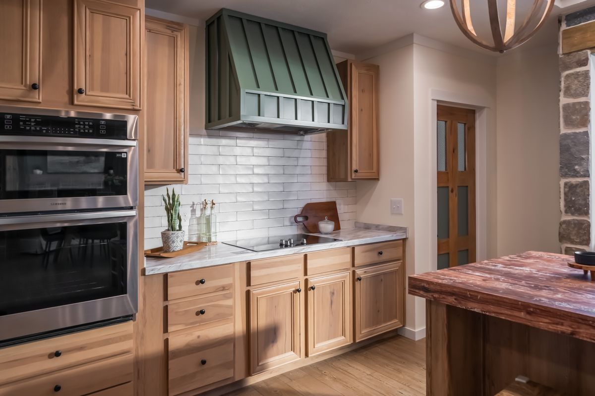 The THE ROCKING CHAIR Exterior. This Manufactured Mobile Home features 3 bedrooms and 2 baths.