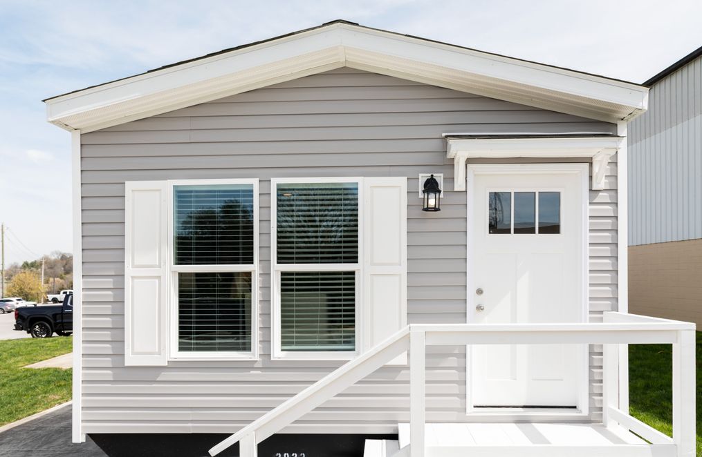 The BLAZER 76 F Exterior. This Manufactured Mobile Home features 3 bedrooms and 2 baths.