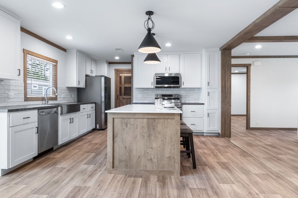 The EMILIE ELITE Exterior. This Manufactured Mobile Home features 3 bedrooms and 2 baths.