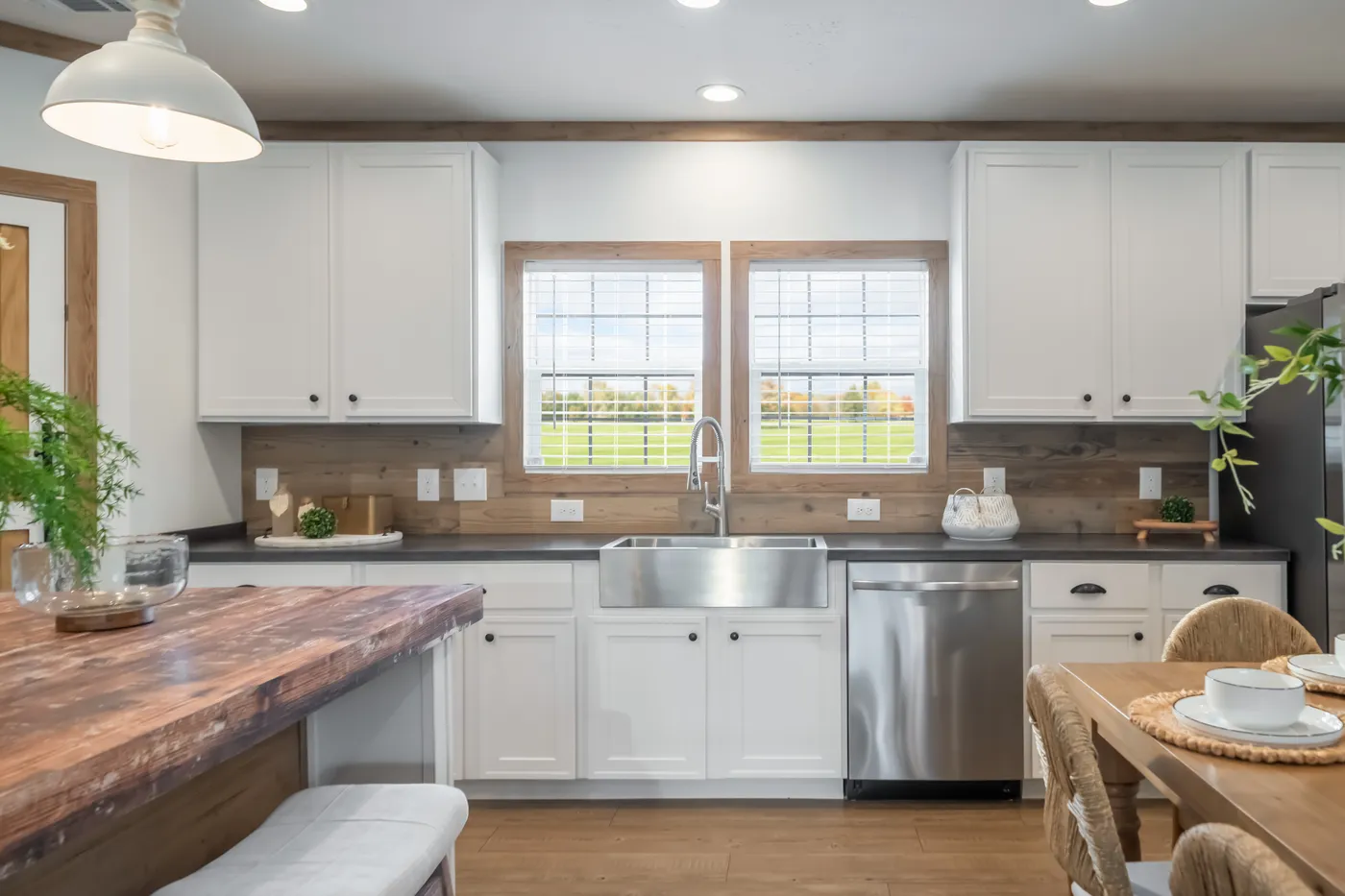 The THE REED Exterior. This Manufactured Mobile Home features 3 bedrooms and 2 baths.