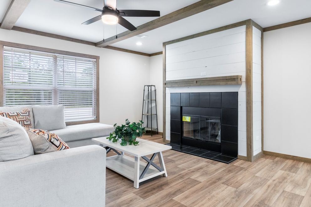 The EMILIE ELITE Exterior. This Manufactured Mobile Home features 3 bedrooms and 2 baths.