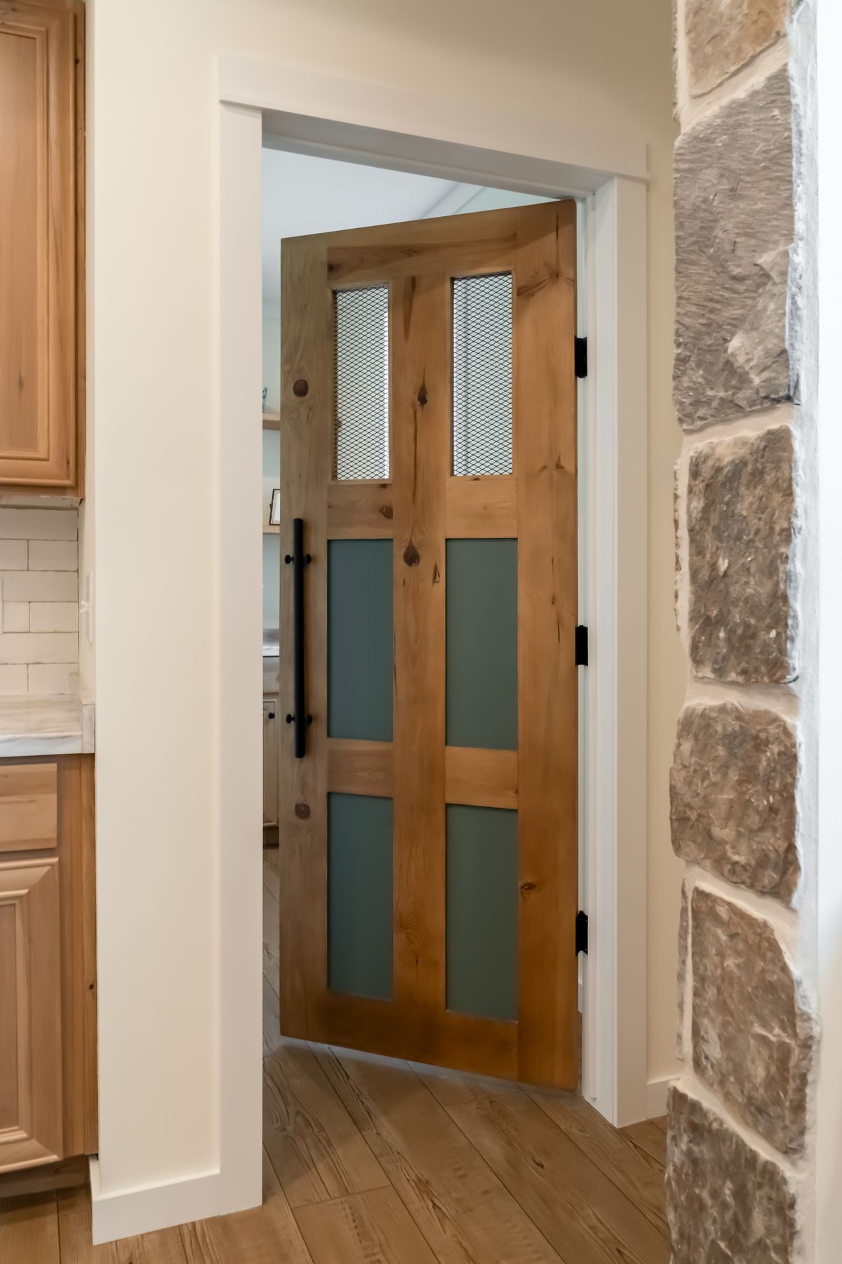 The THE ROCKING CHAIR Exterior. This Manufactured Mobile Home features 3 bedrooms and 2 baths.