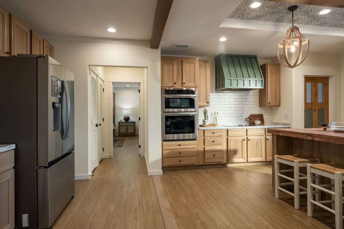 The THE ROCKING CHAIR Exterior. This Manufactured Mobile Home features 3 bedrooms and 2 baths.