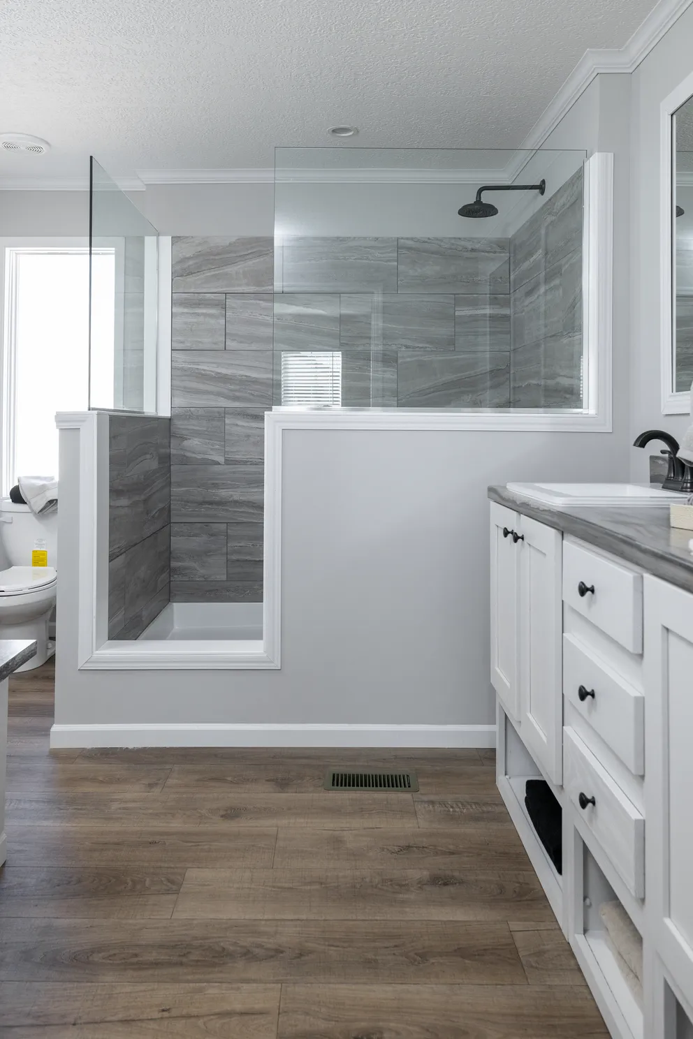 The THE JEFFERSON Exterior. This Manufactured Mobile Home features 3 bedrooms and 2 baths.