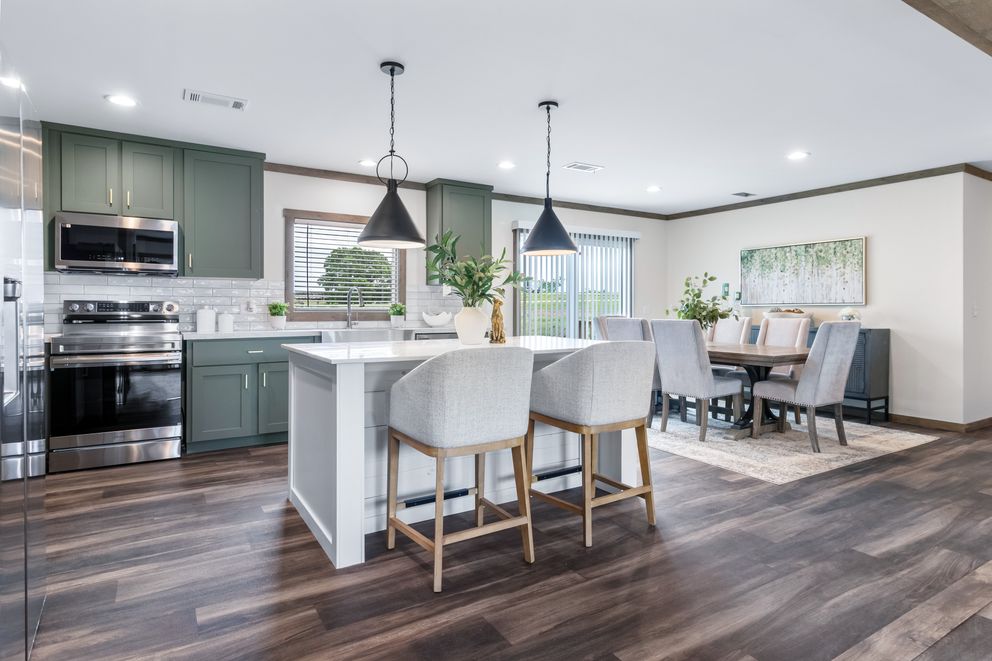 The EVERETT ELITE Exterior. This Manufactured Mobile Home features 4 bedrooms and 3 baths.