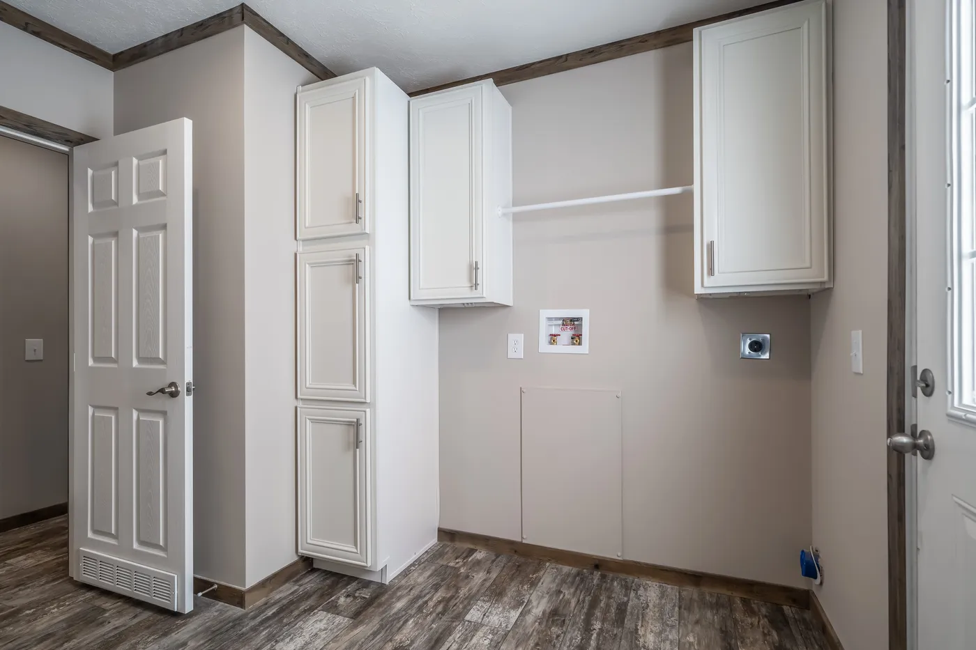The THE TYRA Exterior. This Manufactured Mobile Home features 4 bedrooms and 2 baths.
