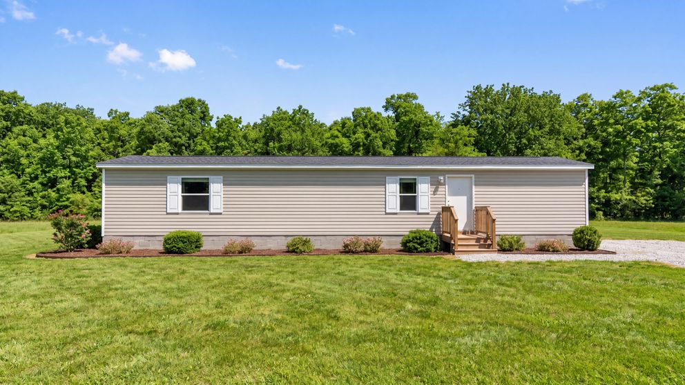 The DOGWOOD Exterior. This Manufactured Mobile Home features 2 bedrooms and 2 baths.