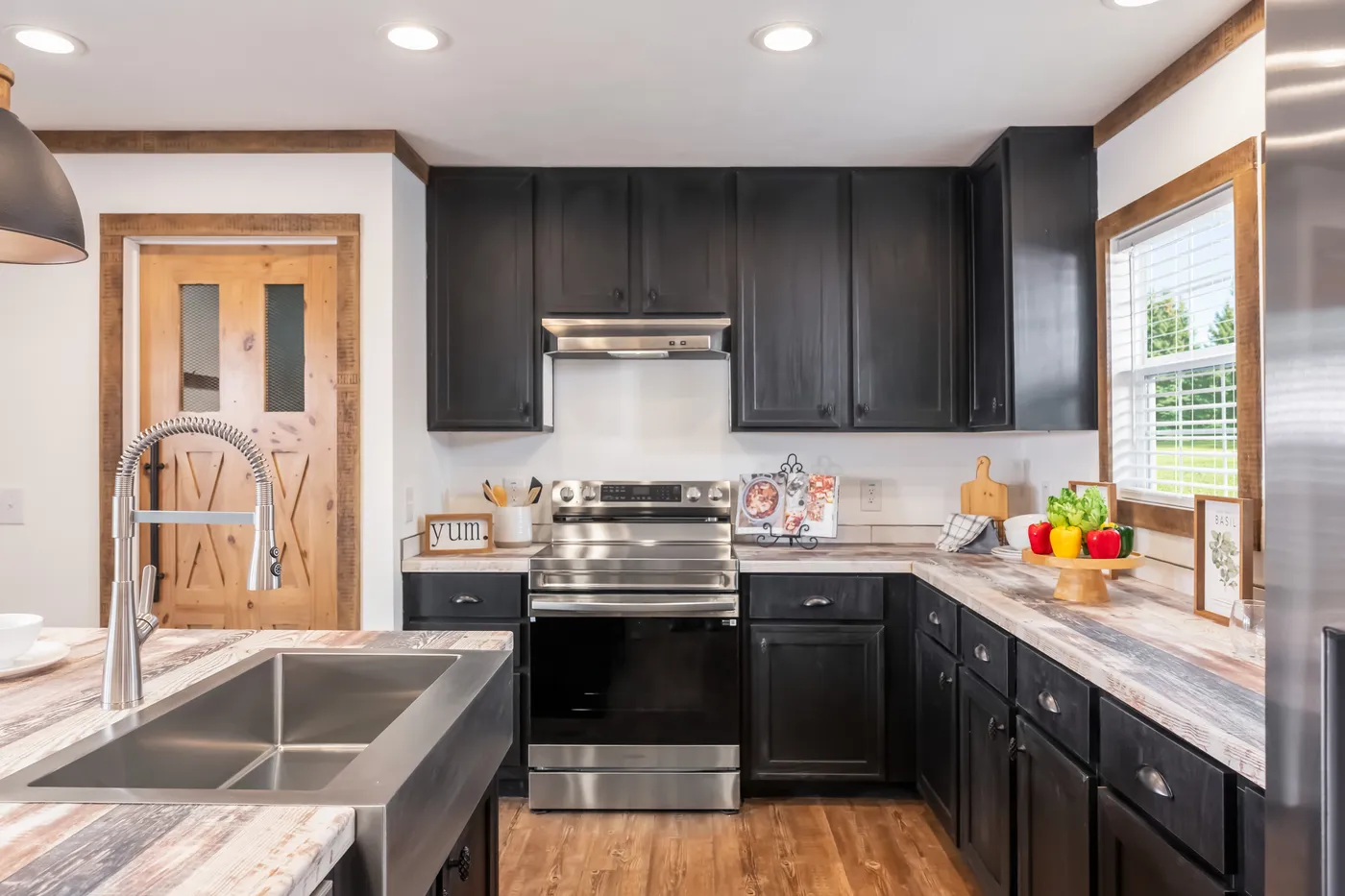 The THE HALSEY Exterior. This Manufactured Mobile Home features 3 bedrooms and 2 baths.