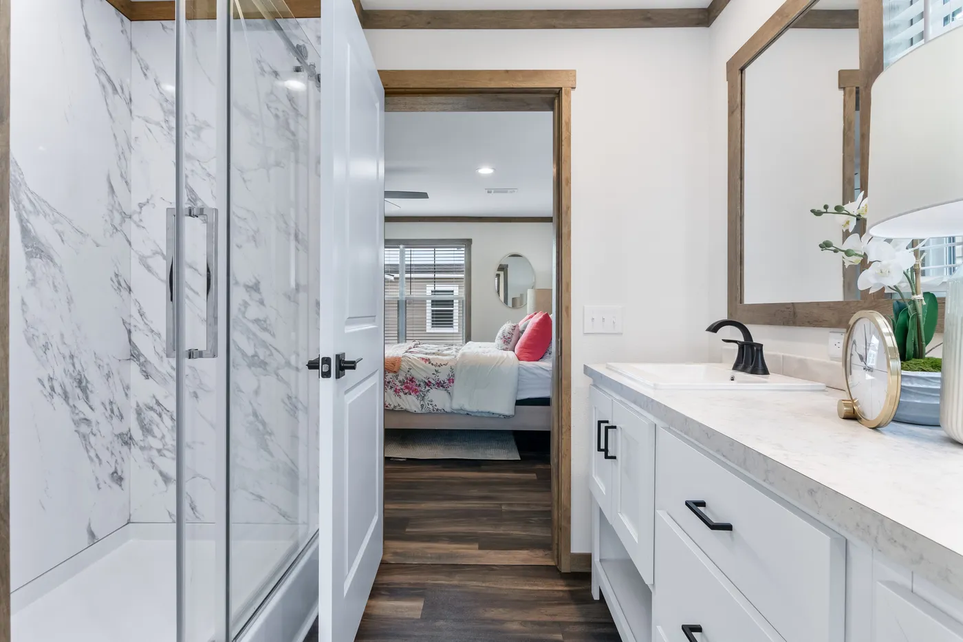 The EVERETT ELITE Exterior. This Manufactured Mobile Home features 4 bedrooms and 3 baths.