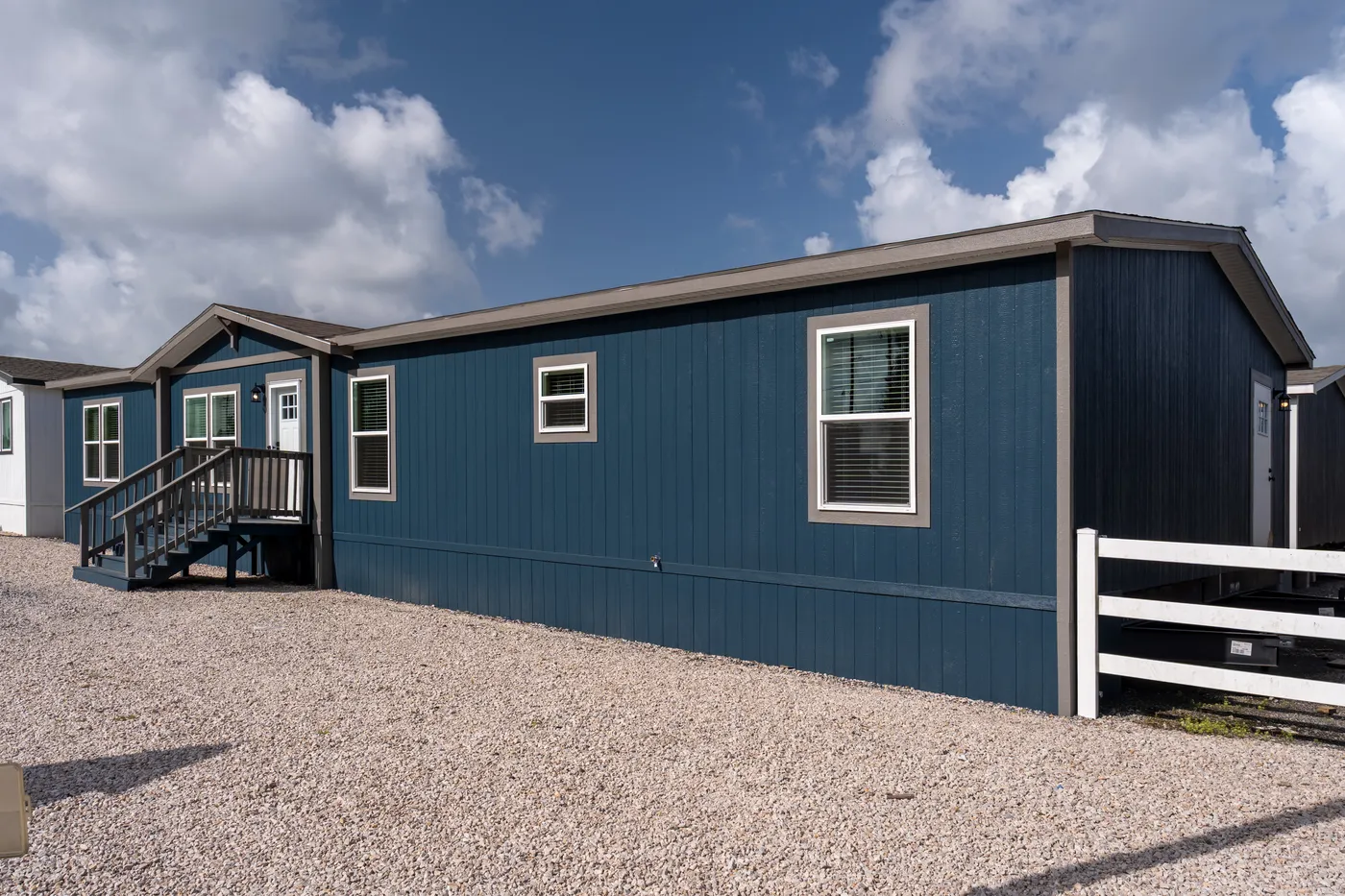 The EL SUENO BREEZE Exterior. This Manufactured Mobile Home features 4 bedrooms and 2 baths.