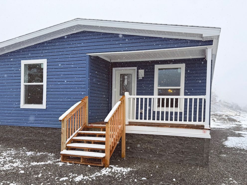 The JASPER 4428-638 Exterior. This Manufactured Mobile Home features 2 bedrooms and 2 baths.